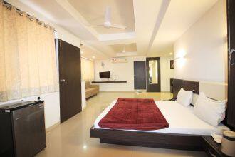 Hotel Skyland, Ahmedabad 5